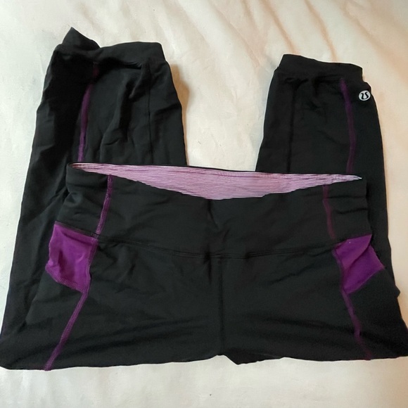Lululemon running crops size 10 - Picture 2 of 3